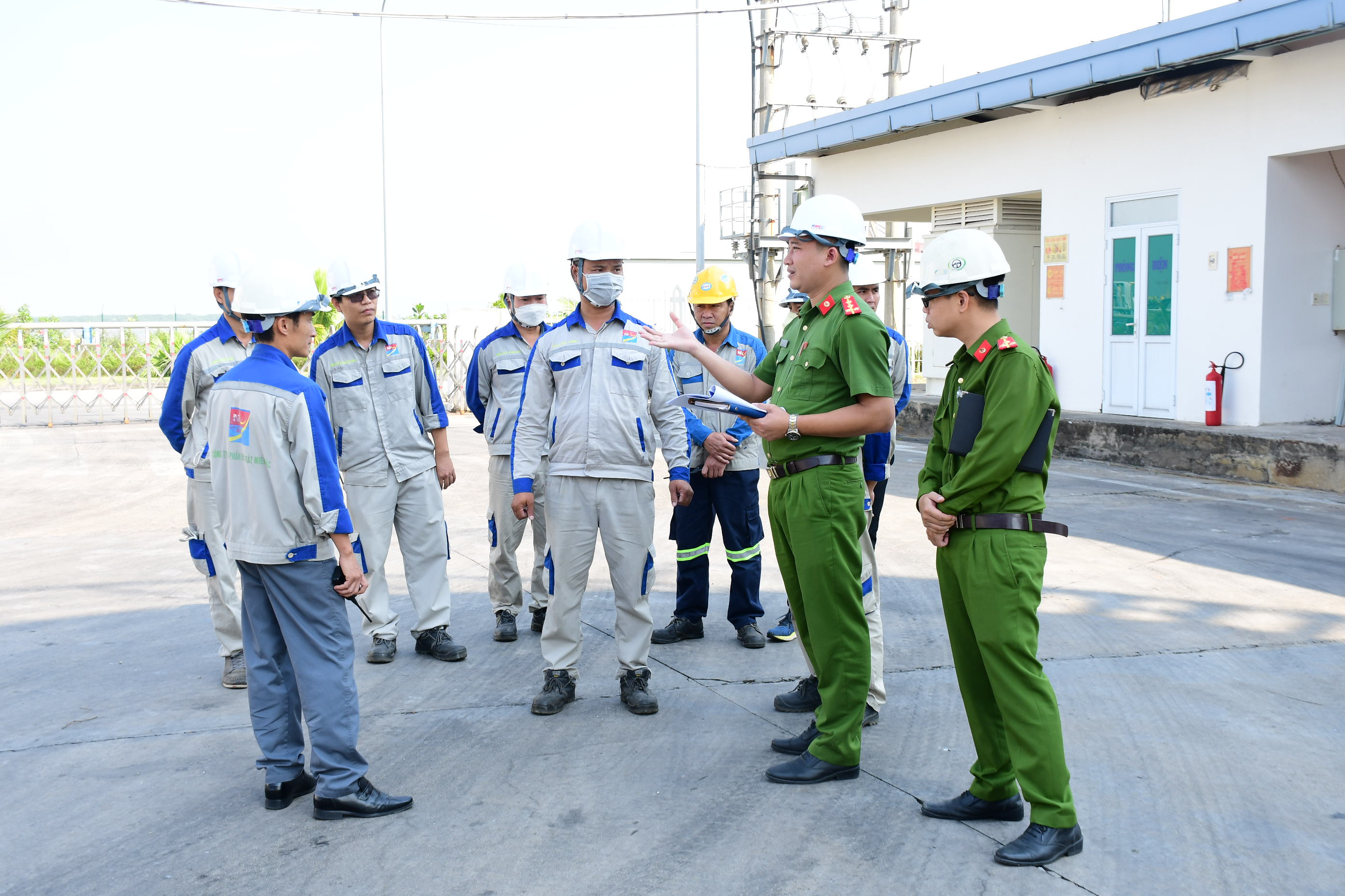 Trách nhiệm của người đứng đầu cơ quan, tổ chức, cơ sở trong quản lý, bảo quản, bảo dưỡng phương tiện PCCC &CNCH